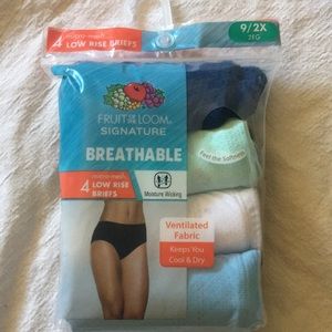 NWT. Fruit of the Loom Low-Rise Briefs 2x (4 pack)